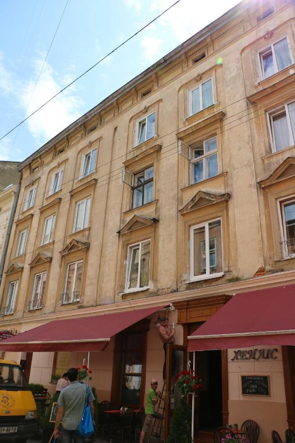 Затишні Апартаменти В Центрі Міста Lviv Exterior photo